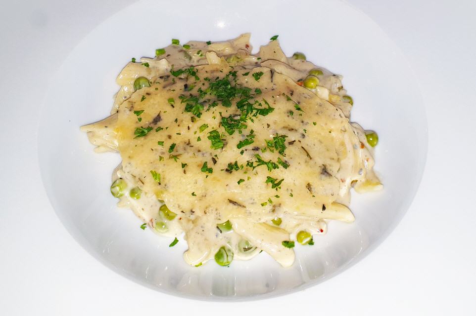 Noodles with creamy Stilton & Pies