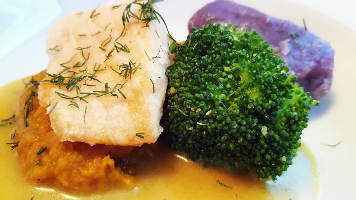 Gebratener schottischer Lachs, Kürbis, Blauer Schwede