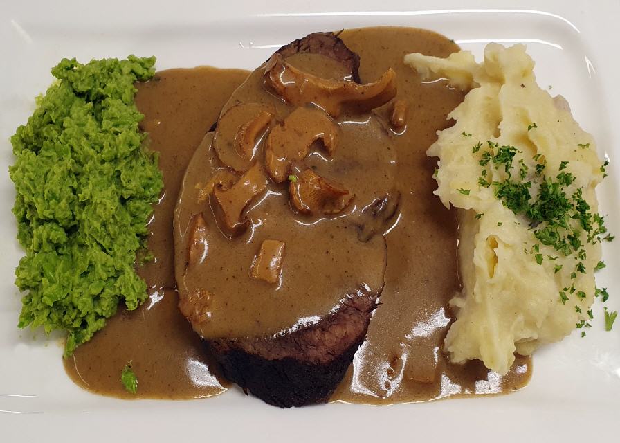 6. Gang Braised Beef (Highland Cattle), Pies and Potato "Blauer Schwede"