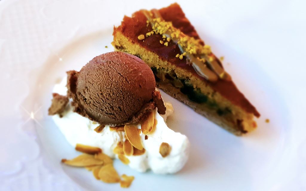 7. Gang, Queen Mary Cake with Drambuie-Ice