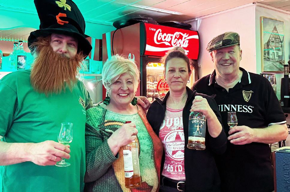 Das Team - v.r. Robby, Petra, Marion und Klaus